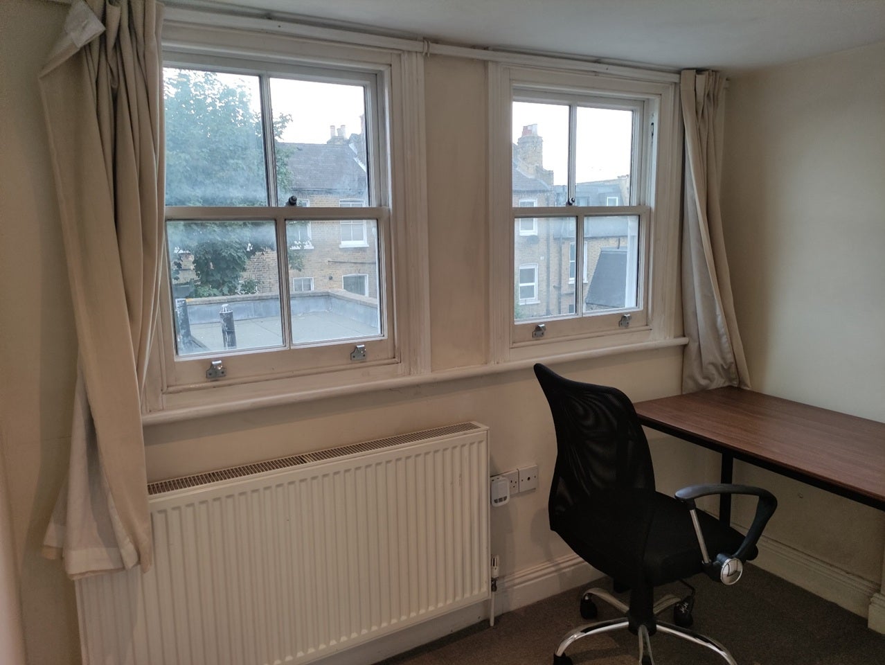 Flat Tabor Road in Greater London