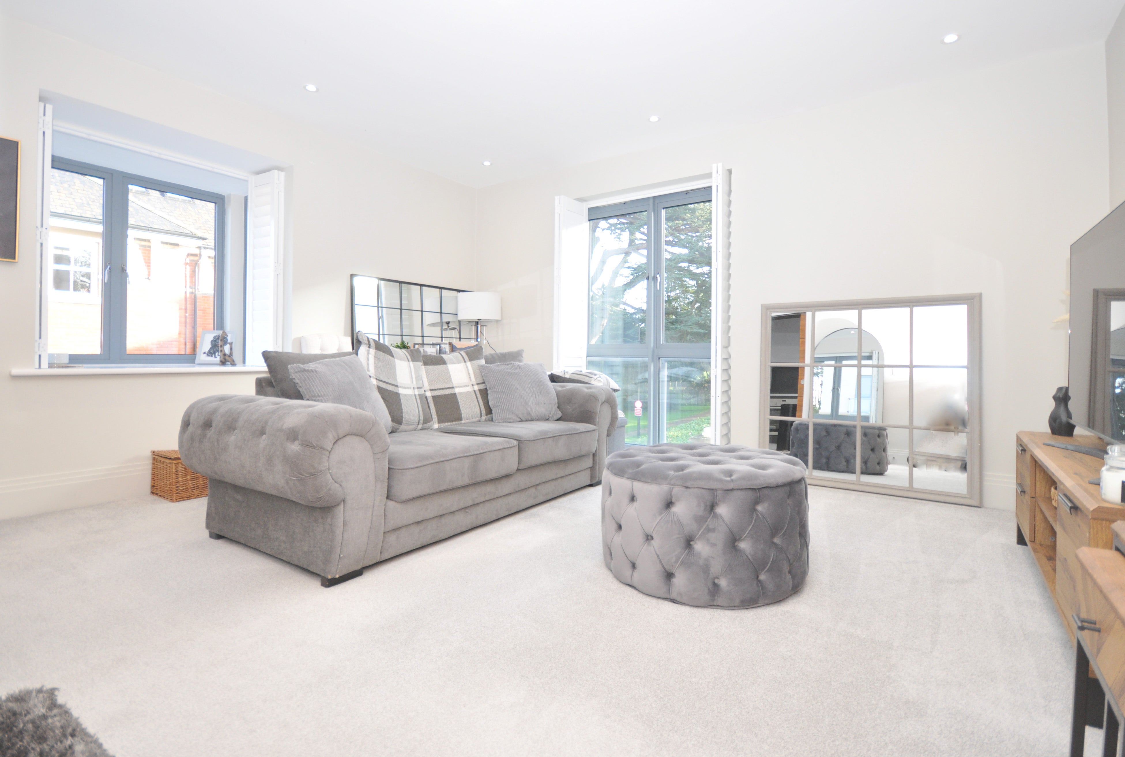 Flat Humphris Place in Cheltenham