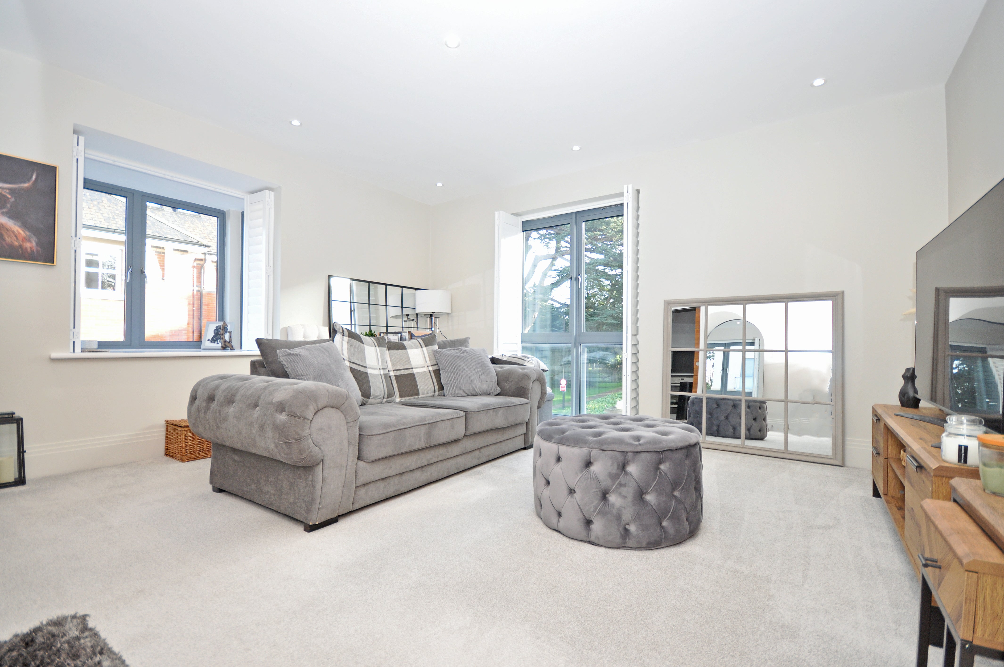 Flat Humphris Place in Cheltenham