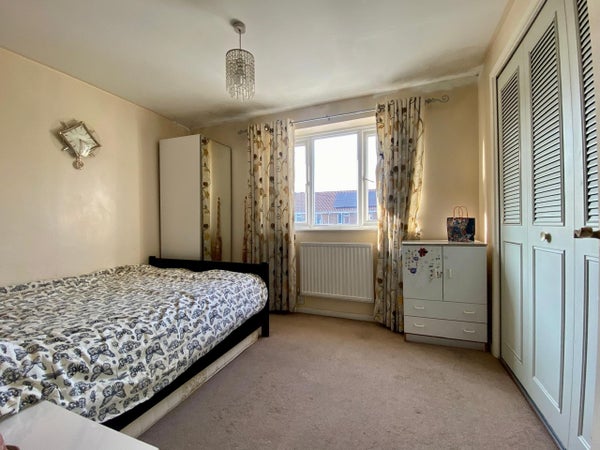 Room Heathfield Drive in London