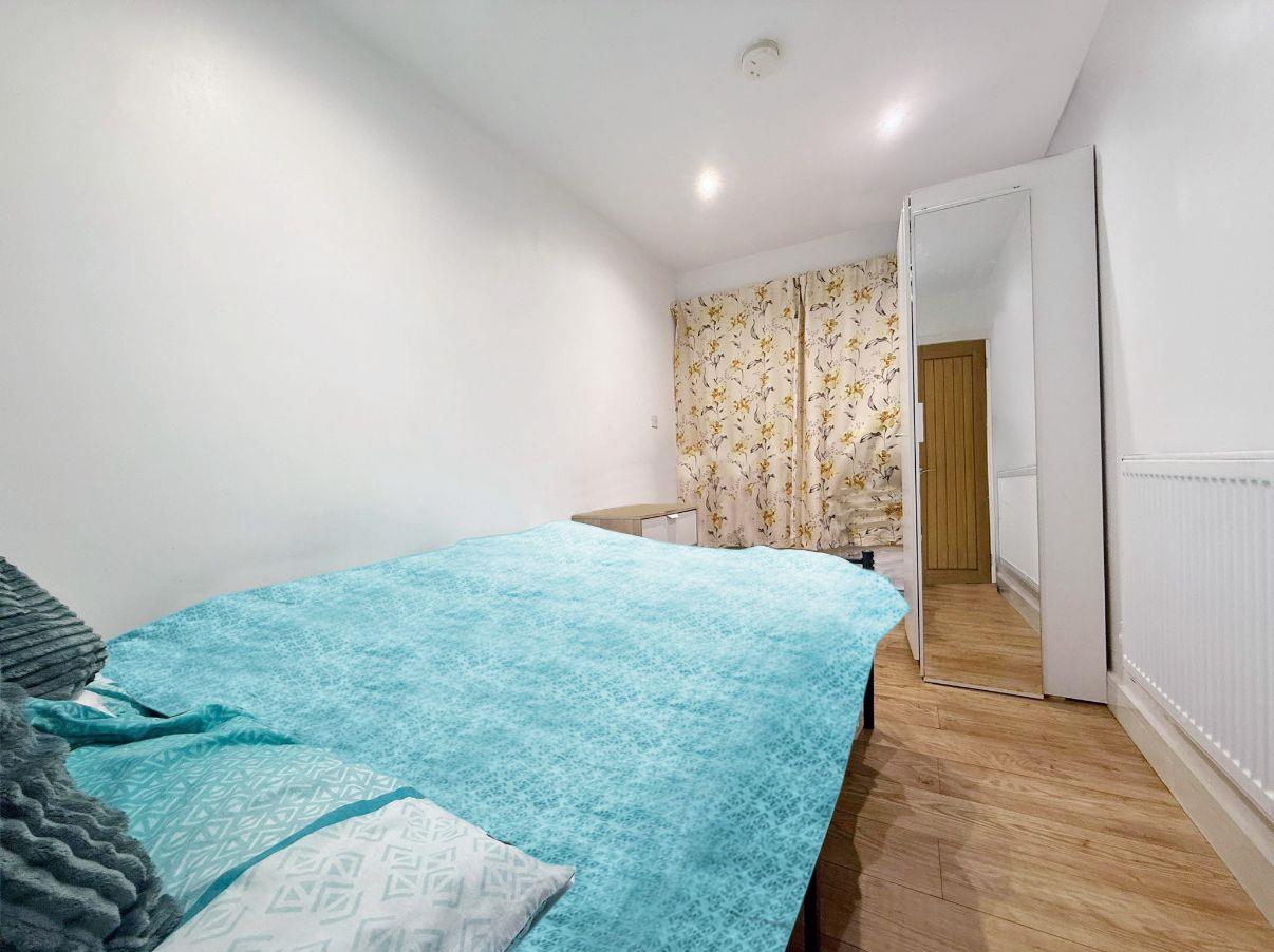 Flat Northumberland Road in Greater London