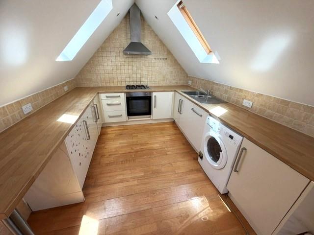 Flat Whitchurch Lane in London