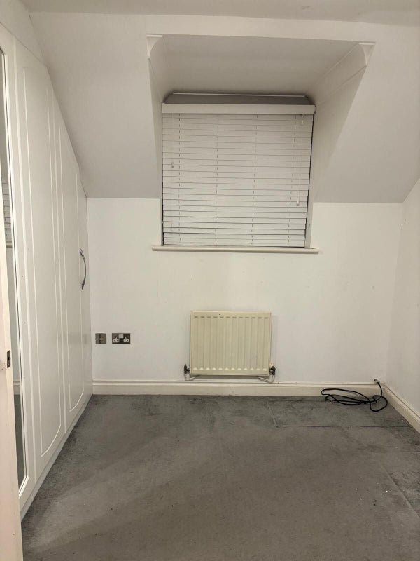 Room Cavell Drive in East Hertfordshire