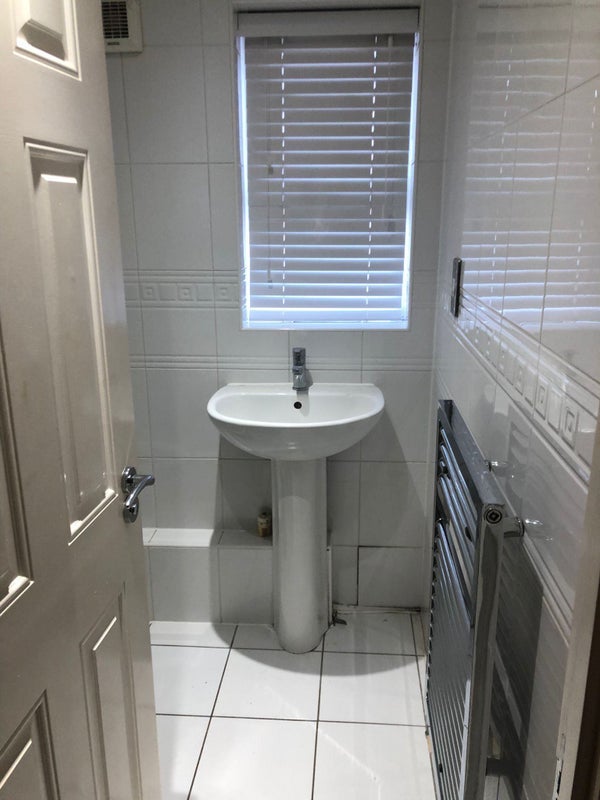 Room Cavell Drive in East Hertfordshire