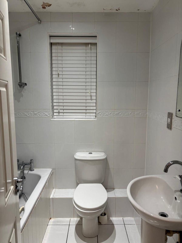 Room Cavell Drive in East Hertfordshire