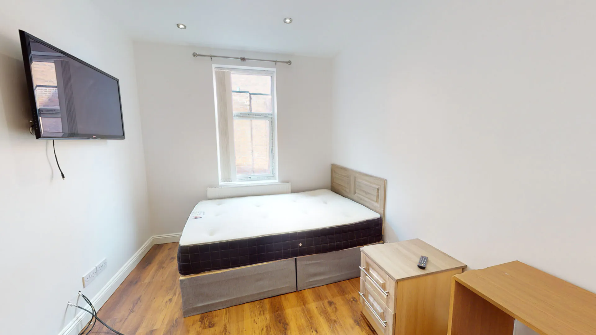 Room University Road in Leicester
