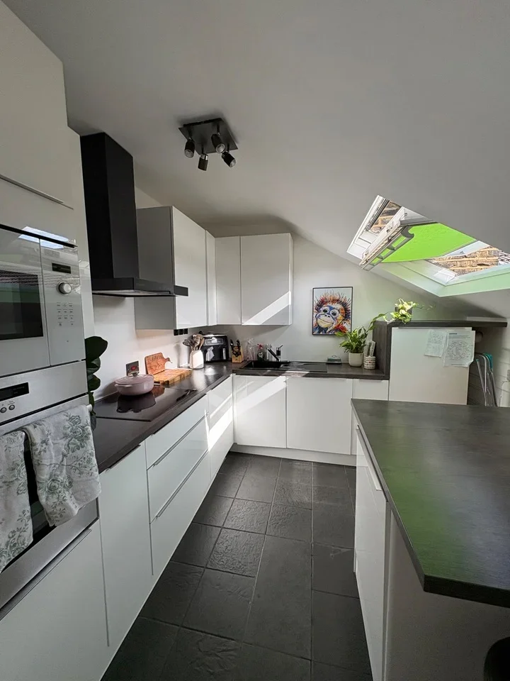 Flat Killyon Road in Greater London