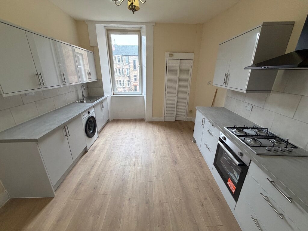 Flat Victoria Road in Glasgow
