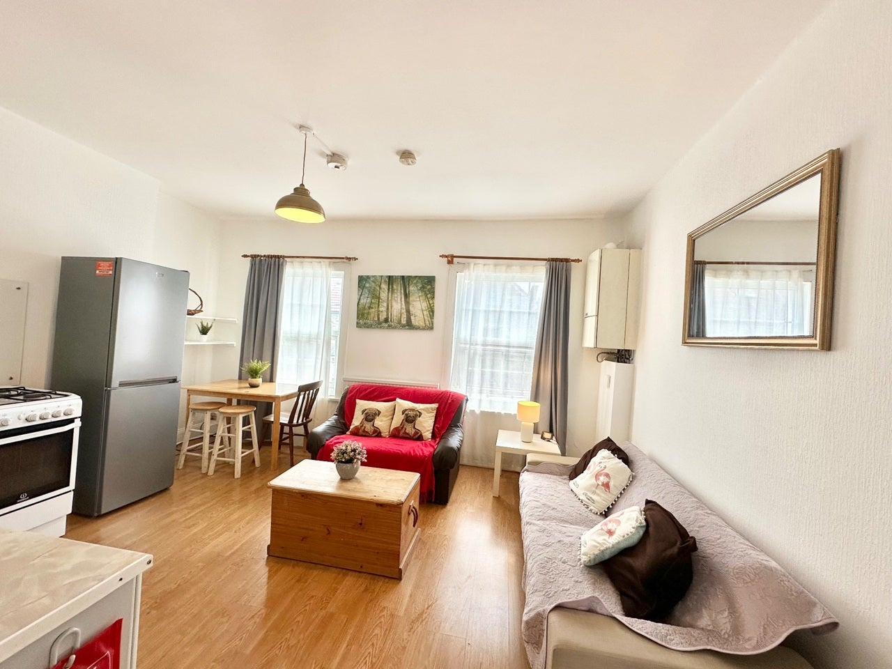 Flat Queen's Road in Greater London
