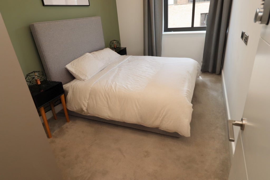 Room Globe Road in Greater London