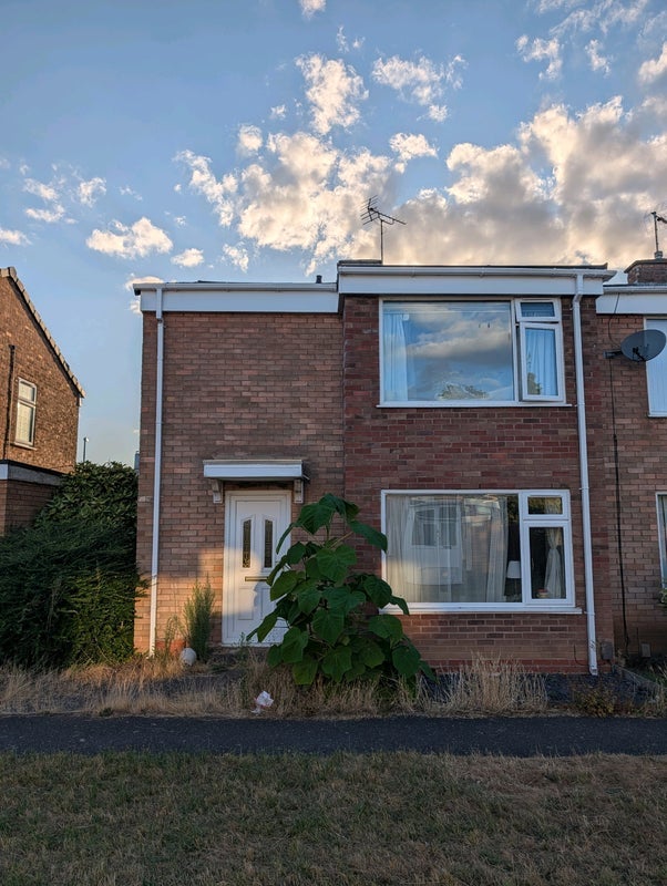 Room St David's Close in Royal Leamington Spa