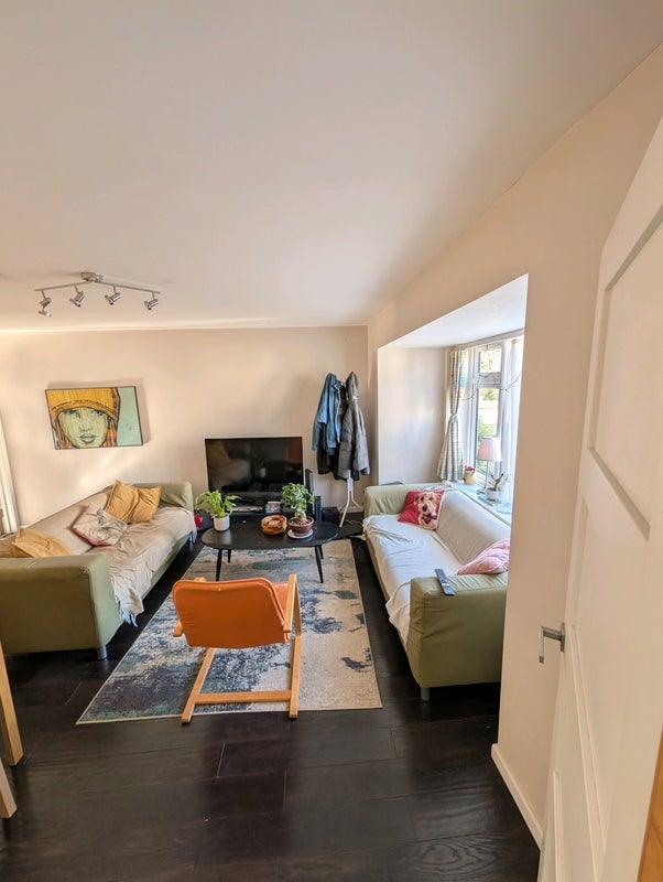 Room St David's Close in Royal Leamington Spa
