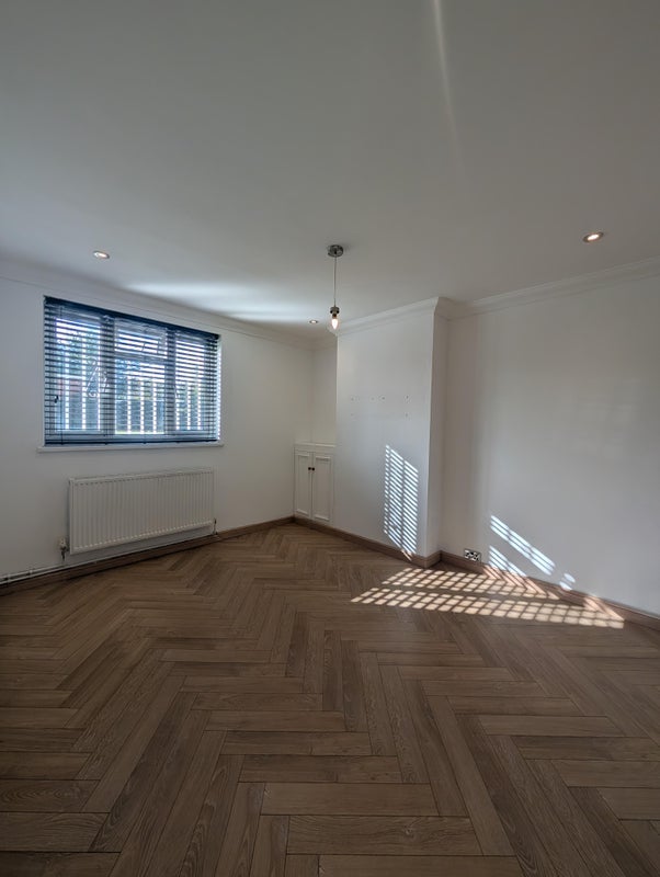 Room Celtic Street in Greater London