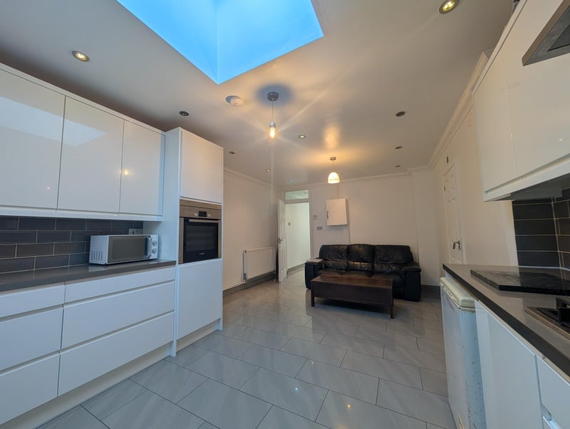 Room Celtic Street in Greater London