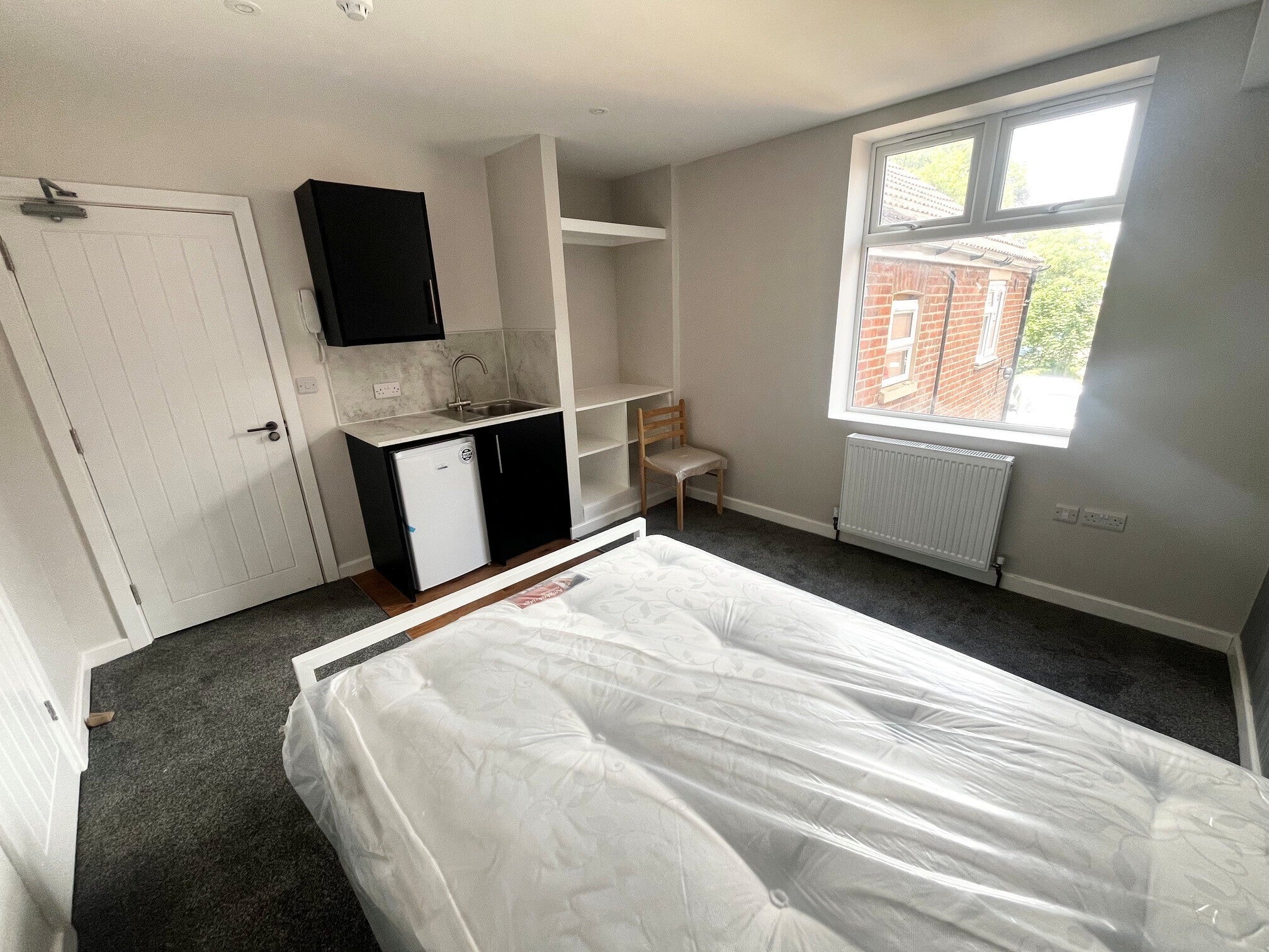 Room Ashley Road in Poole