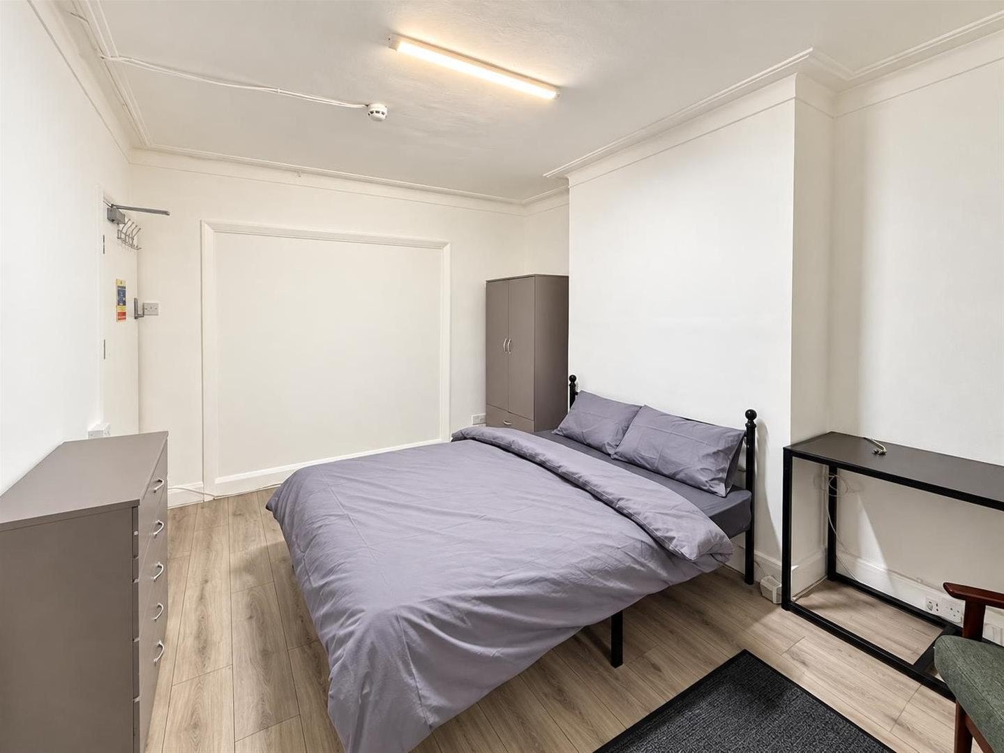 Room Osidge Lane in Greater London