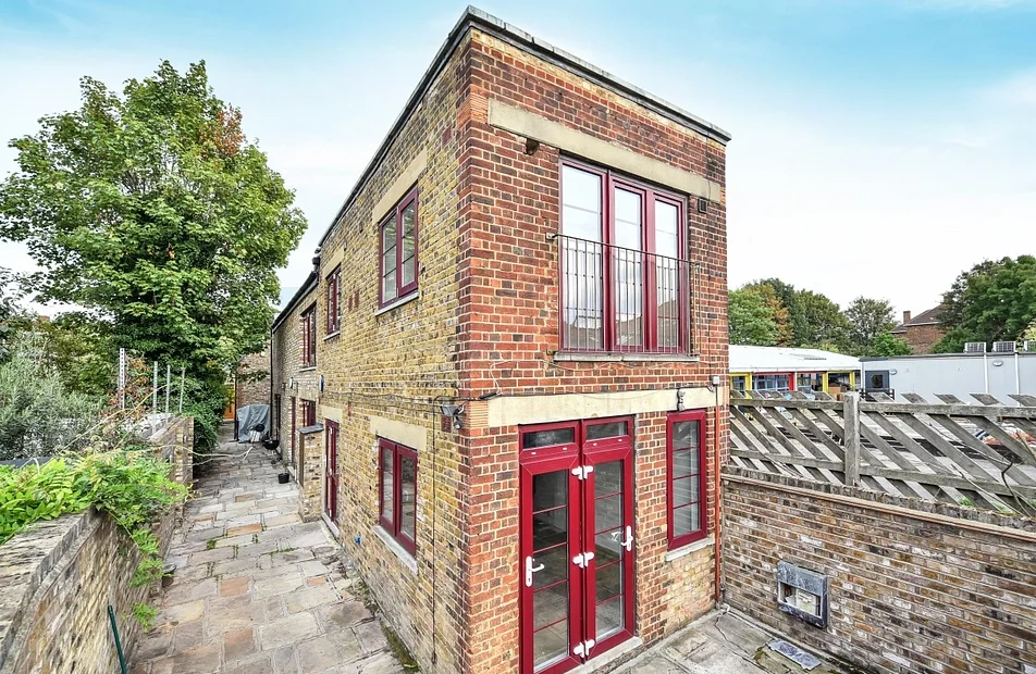 House Reedham Street in Greater London