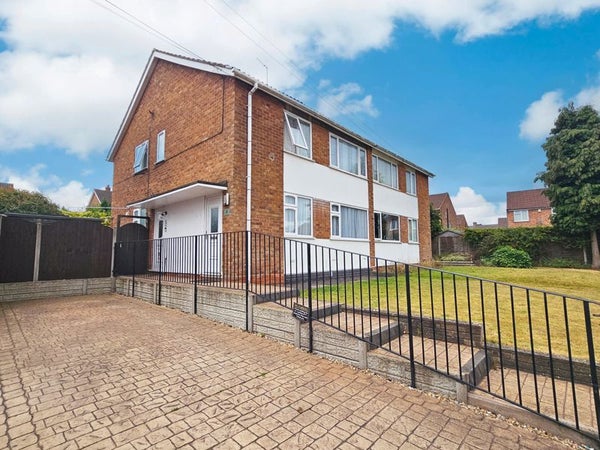 House Amberley Way in Walsall