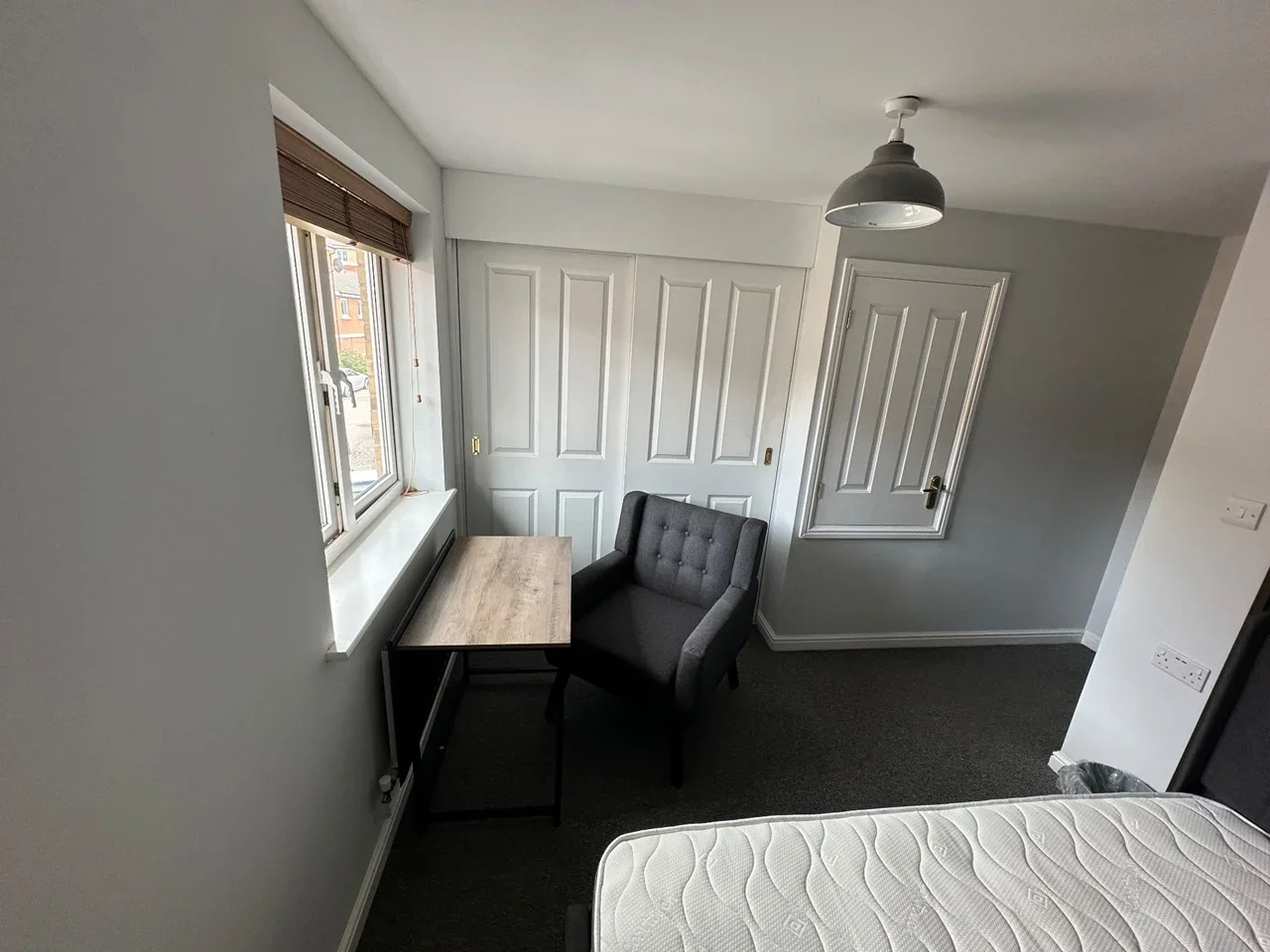 Room Padstow Road in Swindon