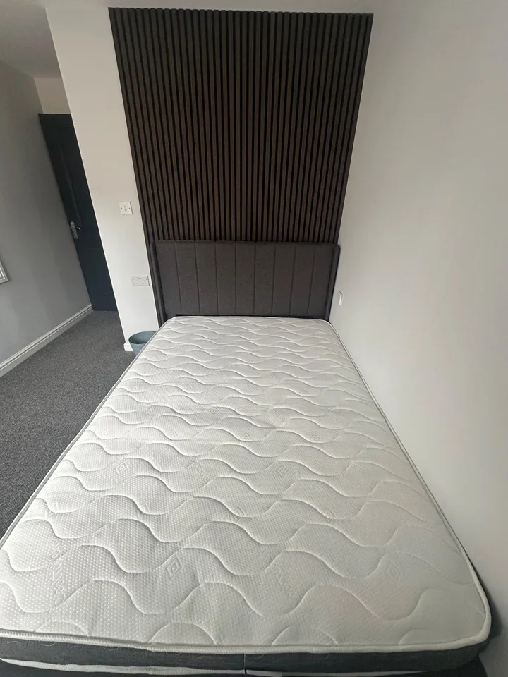 Room Padstow Road in Swindon
