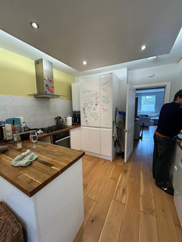 Room Station Road in Greater London