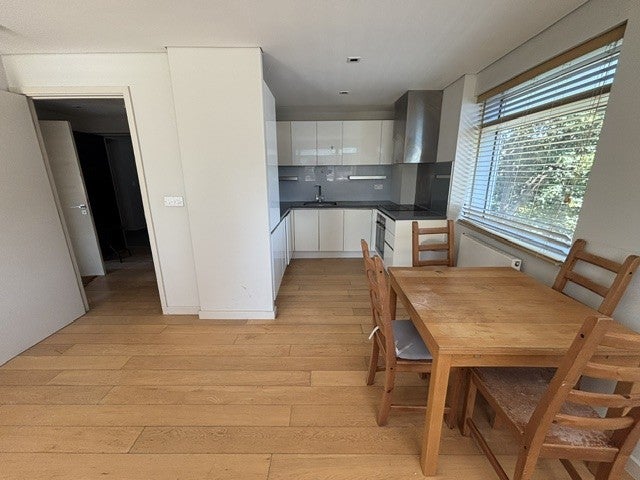 Flat Rochester Mews in Greater London