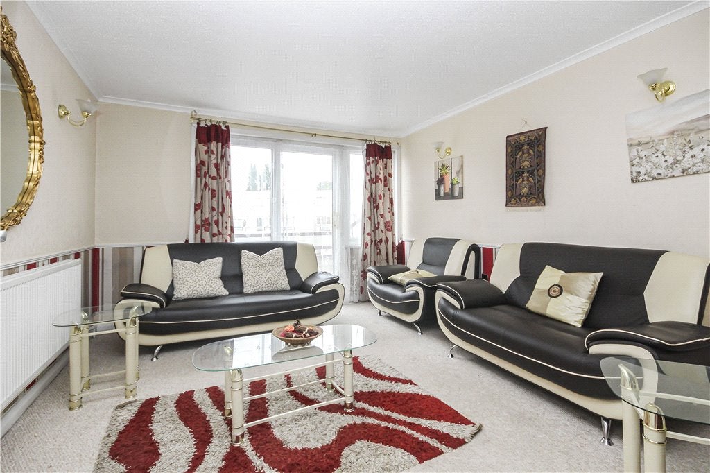 House Gale Close in Greater London