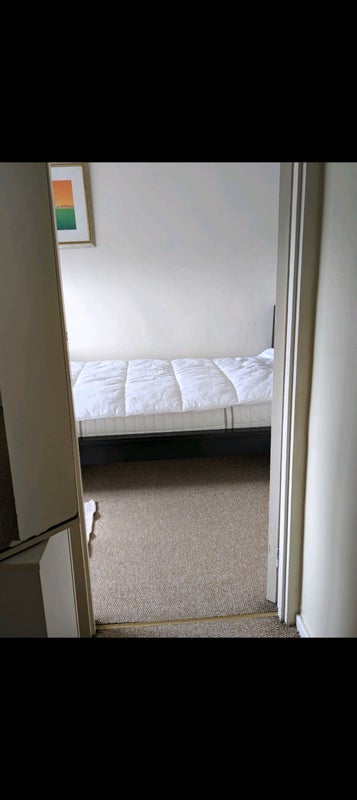 Room Dowdeswell Close in Greater London