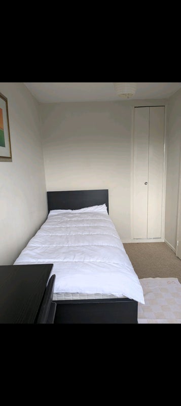 Room Dowdeswell Close in Greater London