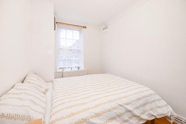 Room Shadwell Gardens in Greater London