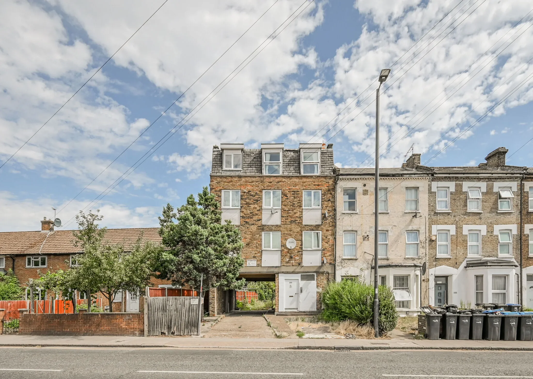Flat Church Street in Greater London