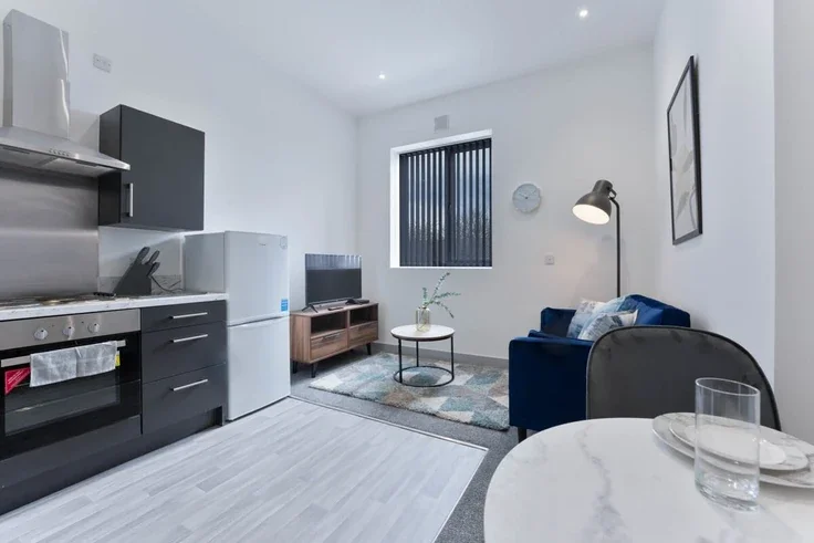 Flat Dudley Road in Brierley Hill