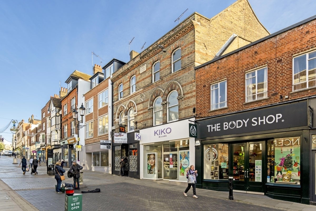 Flat Peascod Street in Windsor