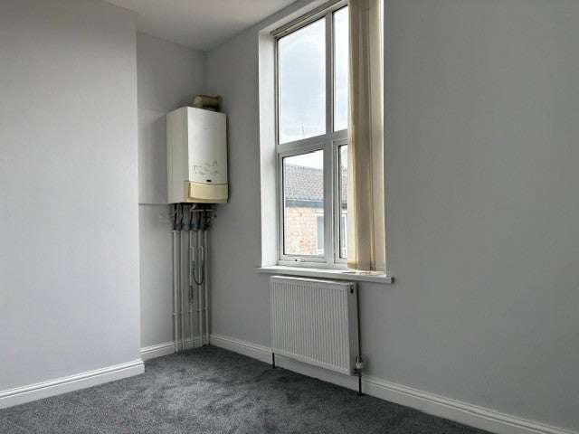 Flat Spring Bank in Hull