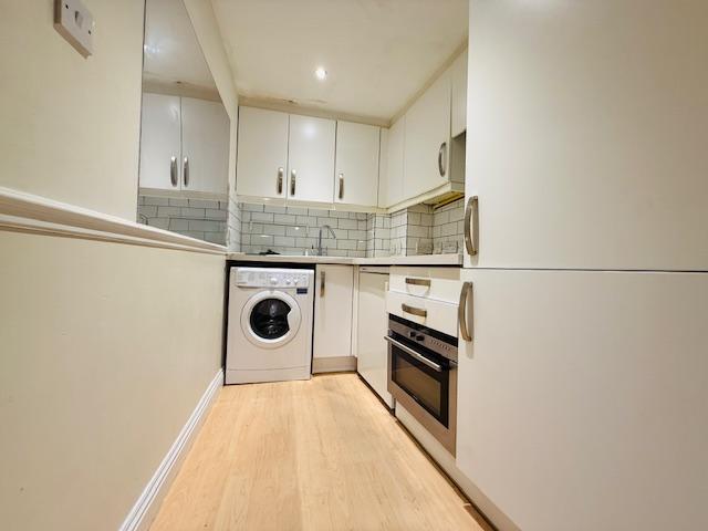 Flat Upton Park in Slough