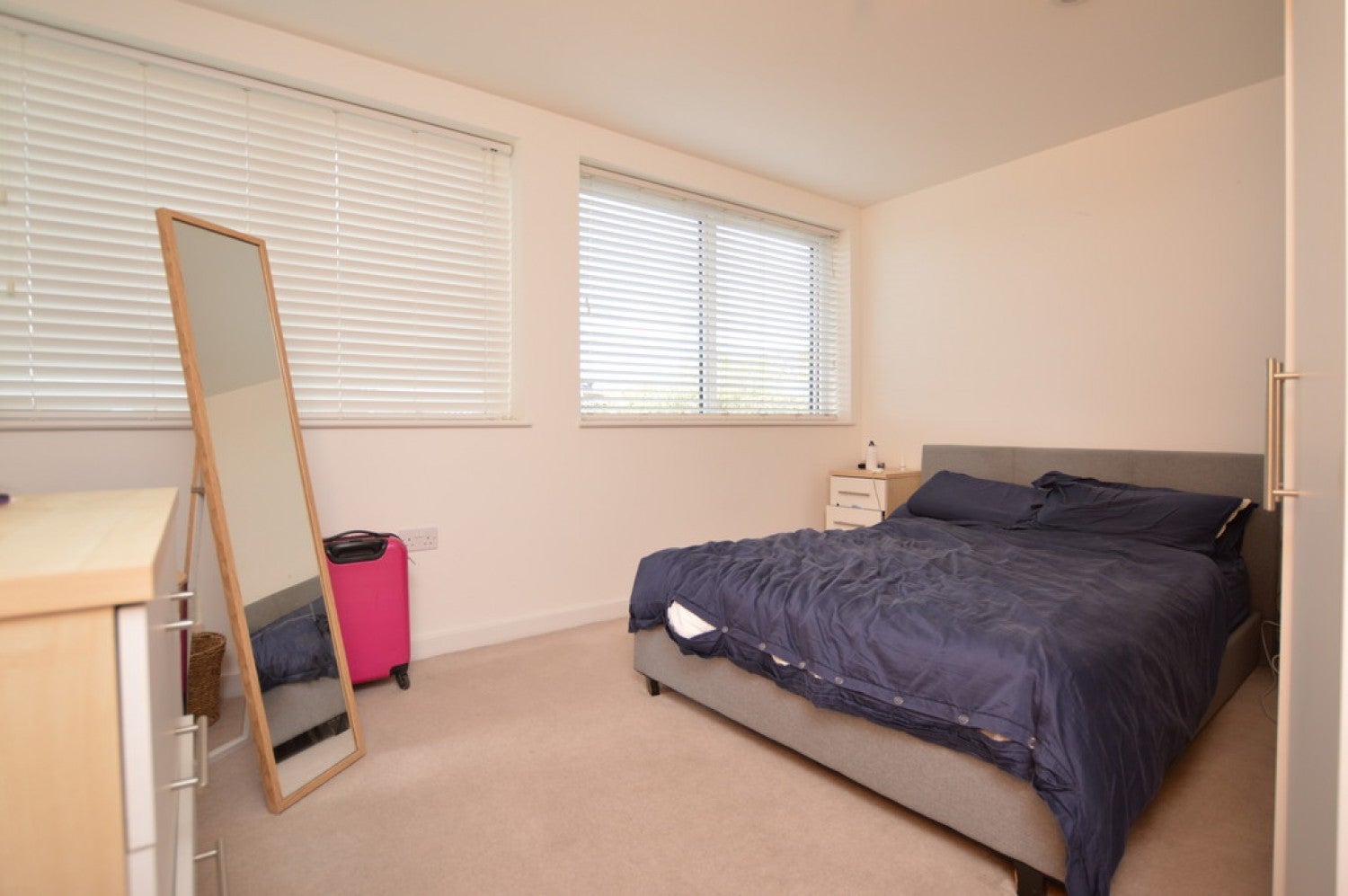Flat Goldsworth Road in Woking