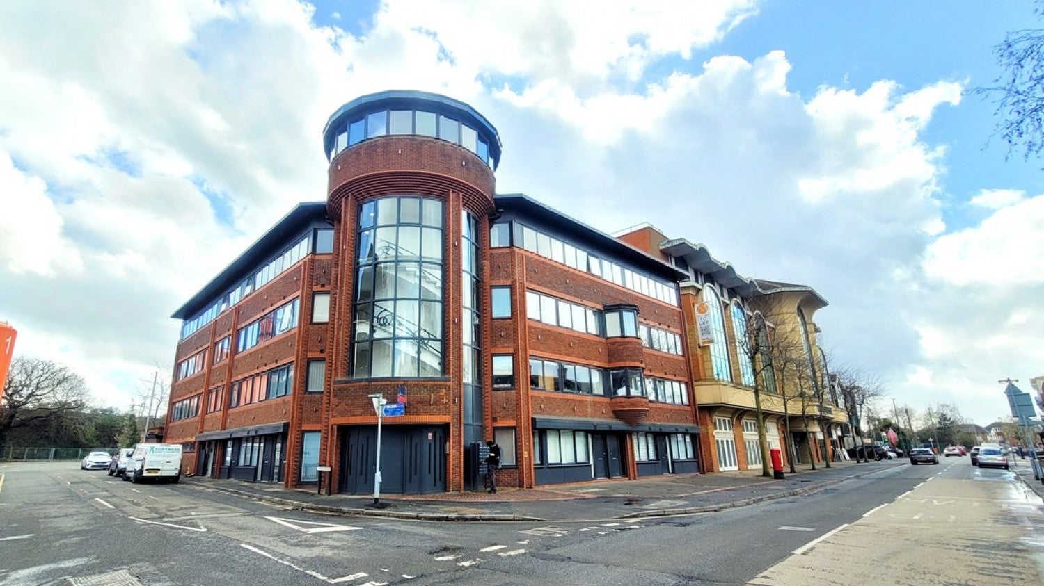 Flat Goldsworth Road in Woking