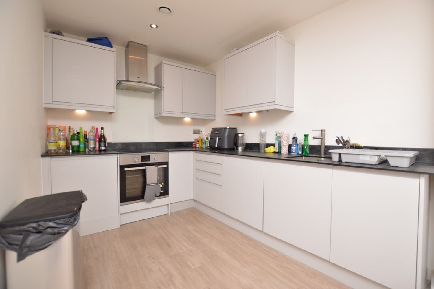 Flat Goldsworth Road in Woking