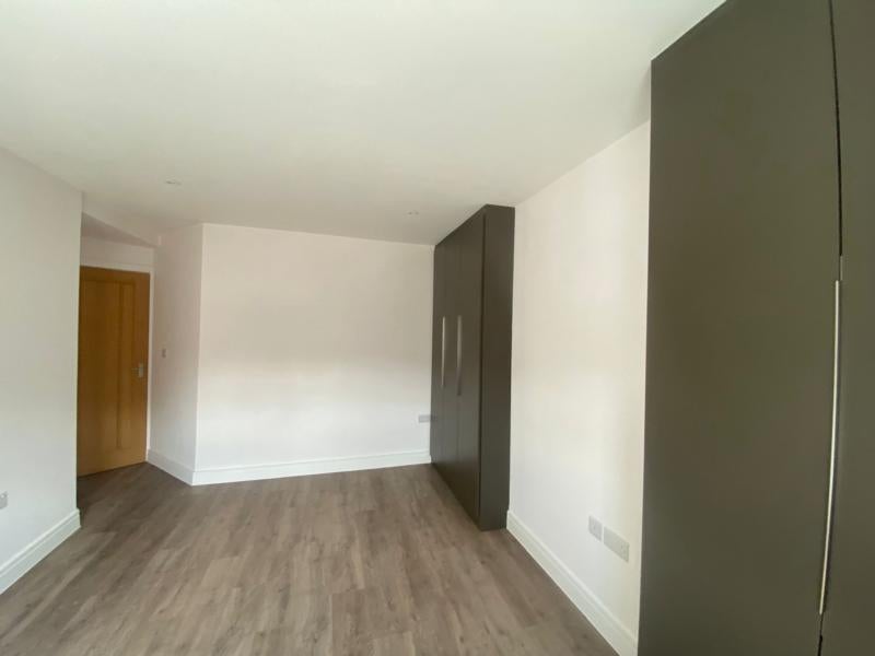 Flat Albert Embankment in Greater London