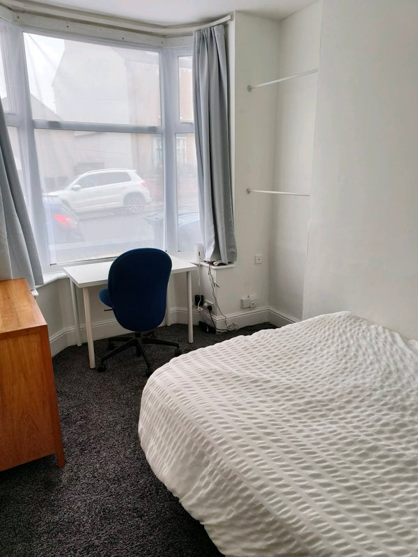 Room Melbourne Road in Coventry