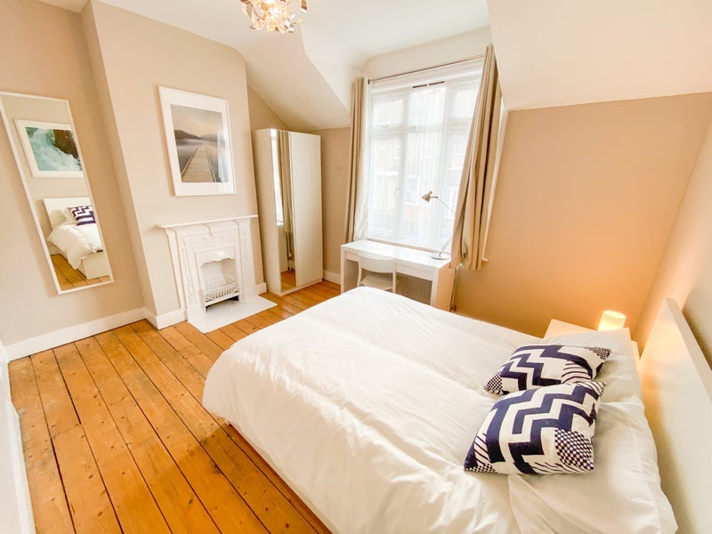 Room Abbey Road in Greater London