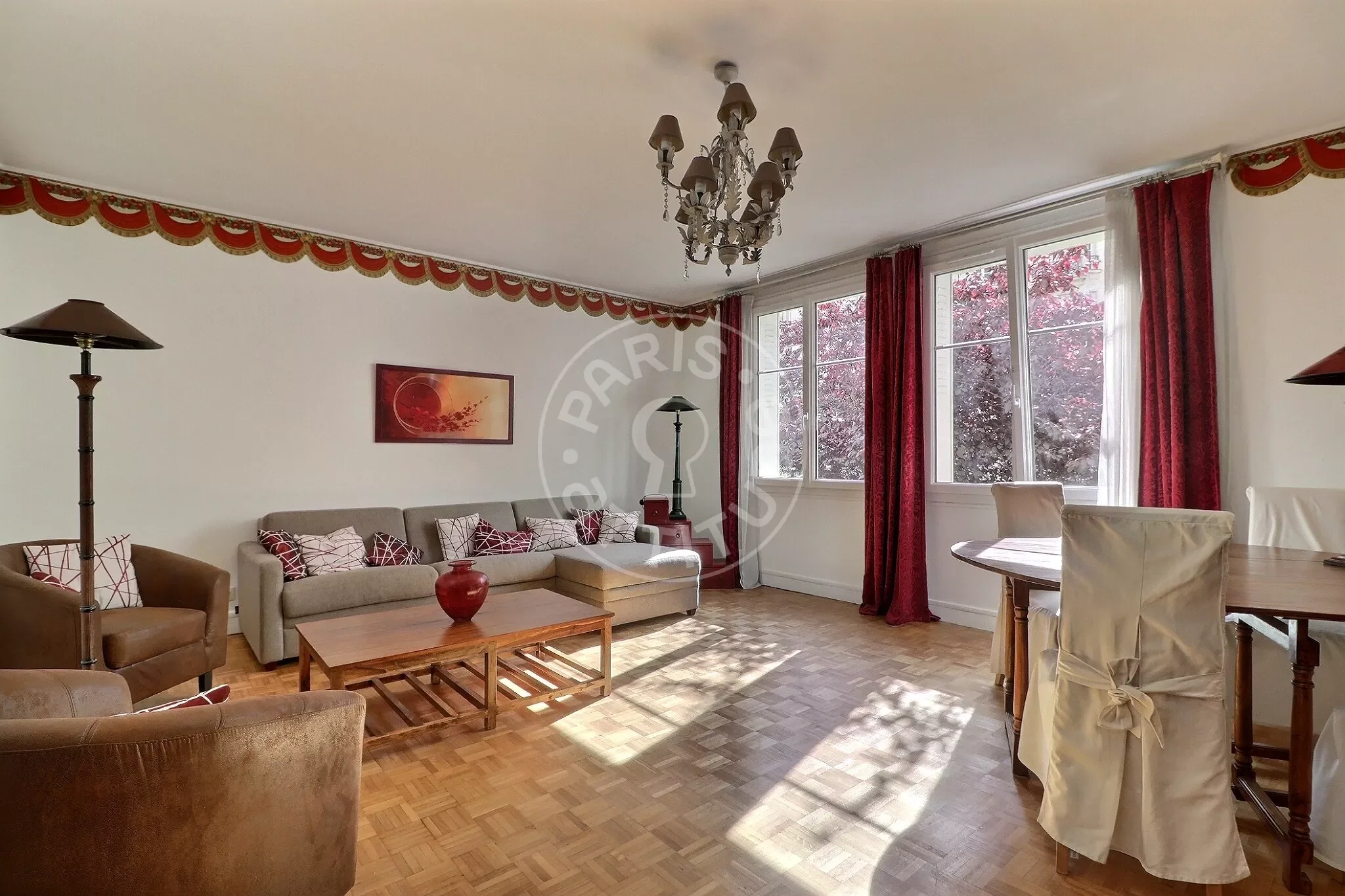 Flat Rue Philibert Delorme in Paris