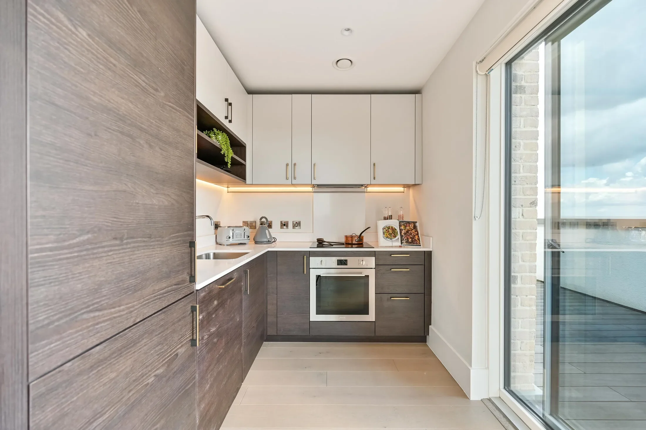 Flat London Road in Greater London
