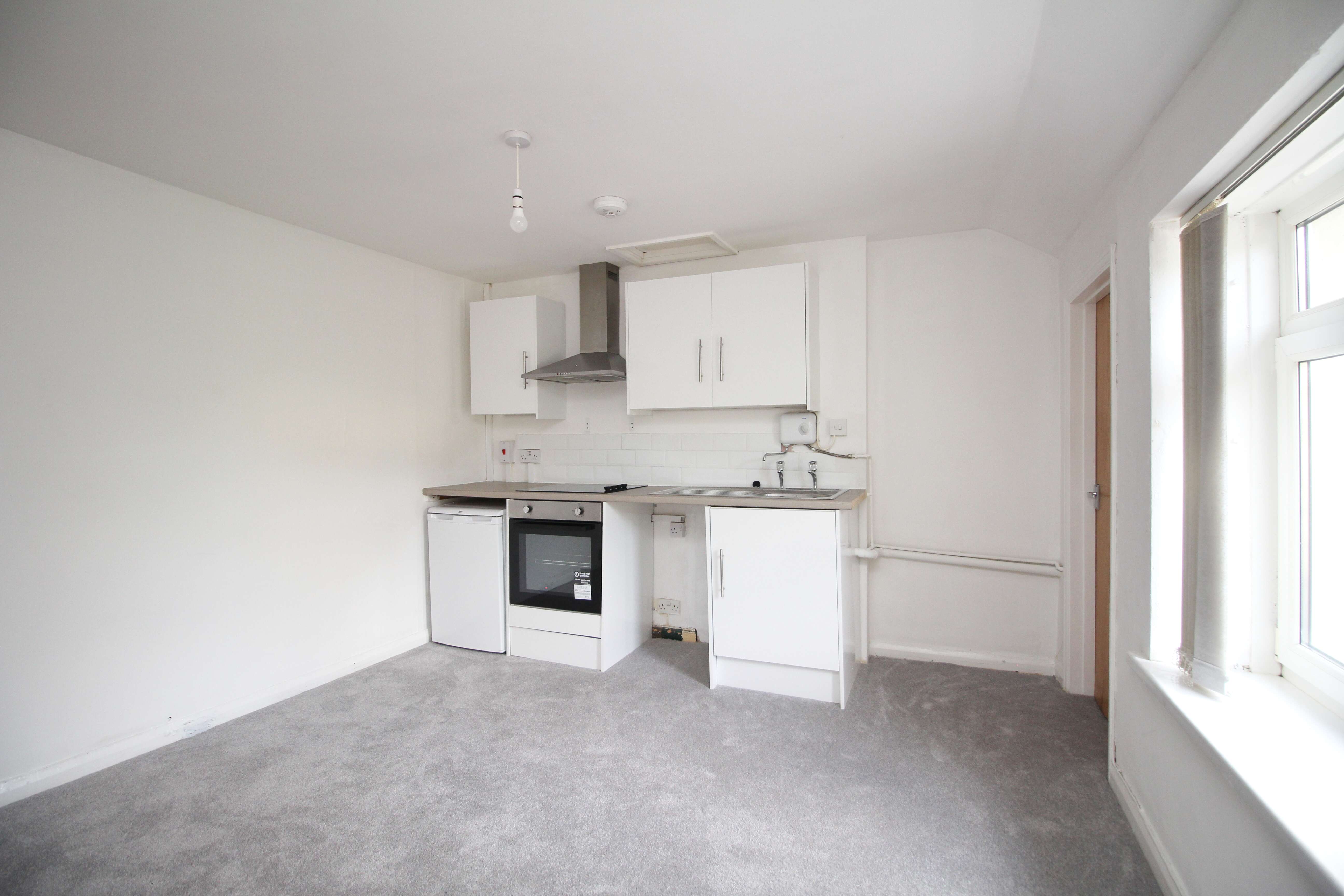 Flat Talbot Road in Pontyclun