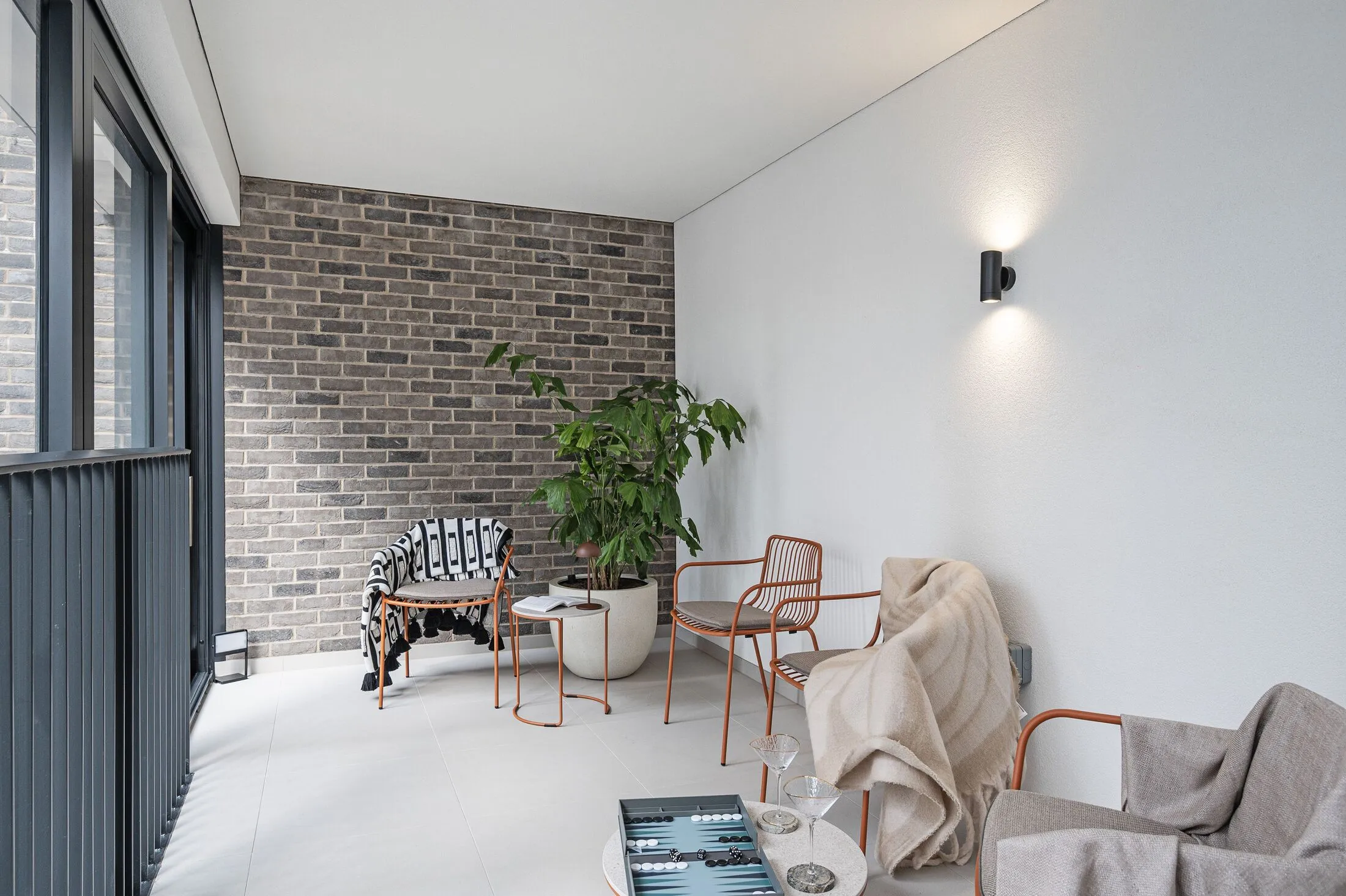 Flat New Drum Street in Greater London