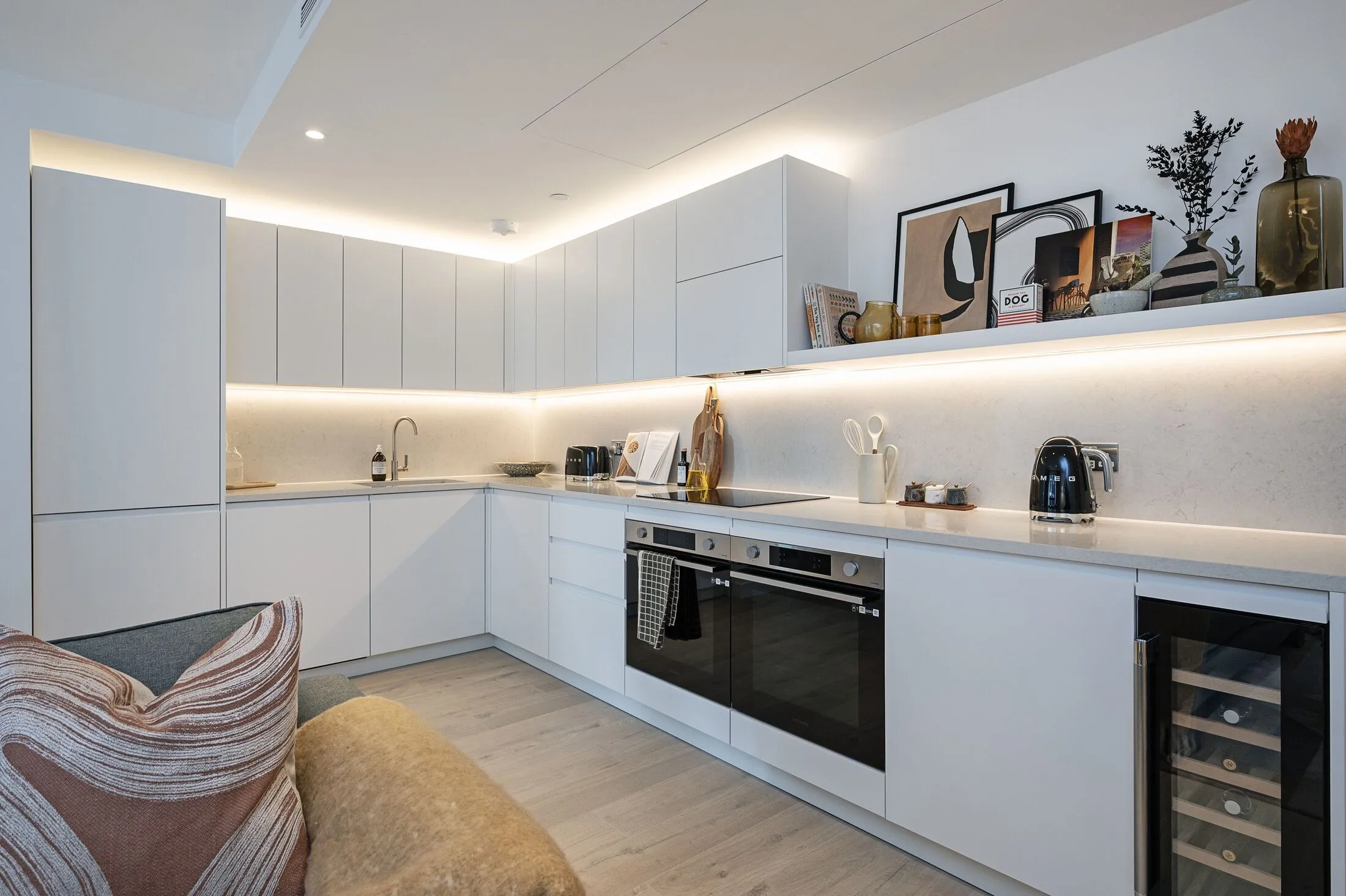 Flat New Drum Street in Greater London