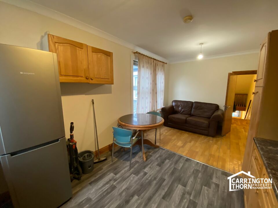 Flat Eastcombe Avenue in Greater London