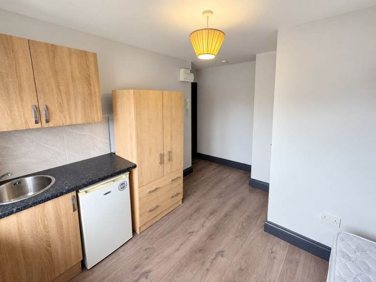 Flat Dartfields in Greater London