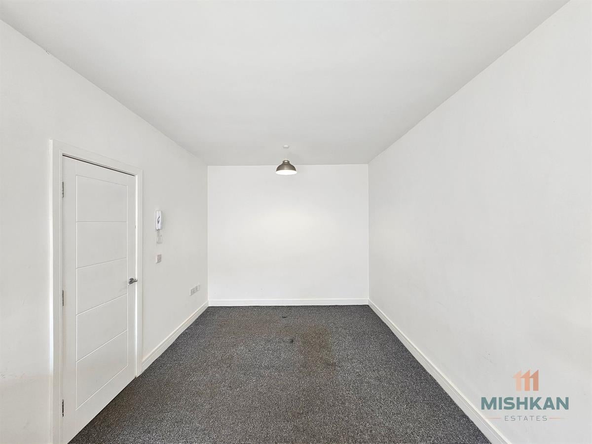 Flat Grosvenor Square in Tameside