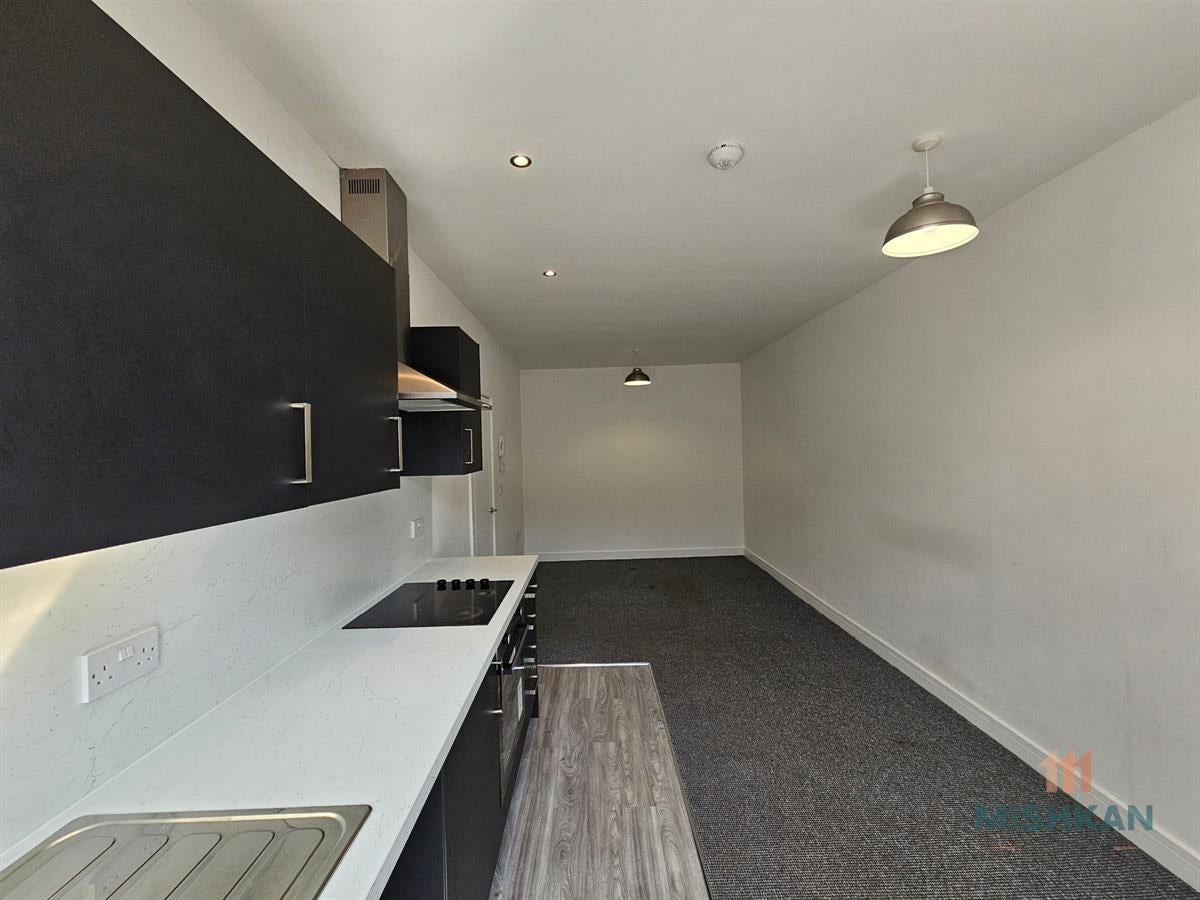 Flat Grosvenor Square in Tameside